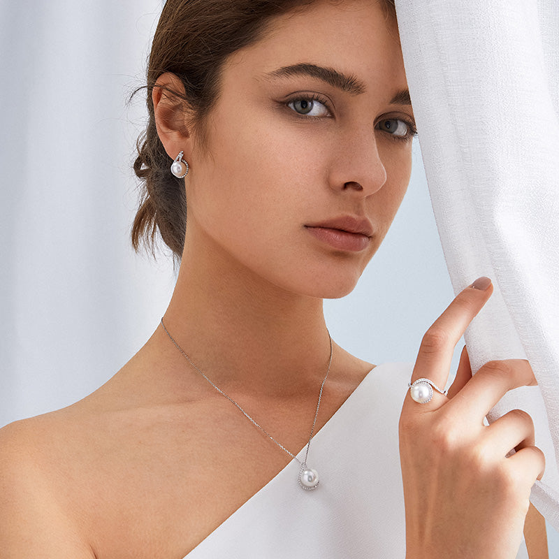 South Sea Pearl 18K Gold Diamond Conch Shell Necklace