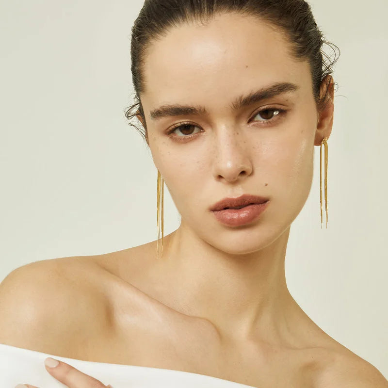 NAPLES COLLECTION 18K Gold Herringbone Chain Pure Metal Eardrop Earring NAPLES COLLECTION 18K Gold Herringbone Chain Pure Metal Eardrop Earring NAPLES COLLECTION