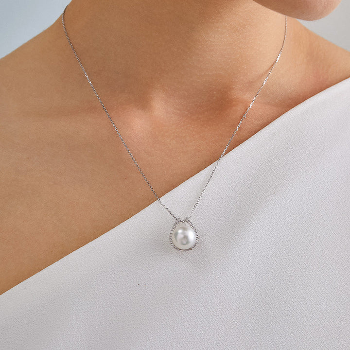 South Sea Pearl 18K Gold Diamond-Encrusted Haute Jewelry Modern Necklace