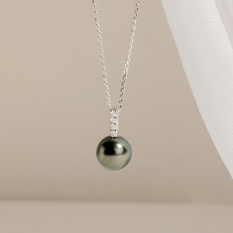 Tahitian Pearl 18K White Gold Four Diamonds Necklace