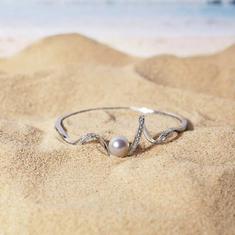 WAVES COLLECTION Akoya Pearl 18K White Gold Diamond Bracelet WAVES COLLECTION Akoya Pearl 18K White Gold Diamond Bracelet THE WAVES COLLECTION