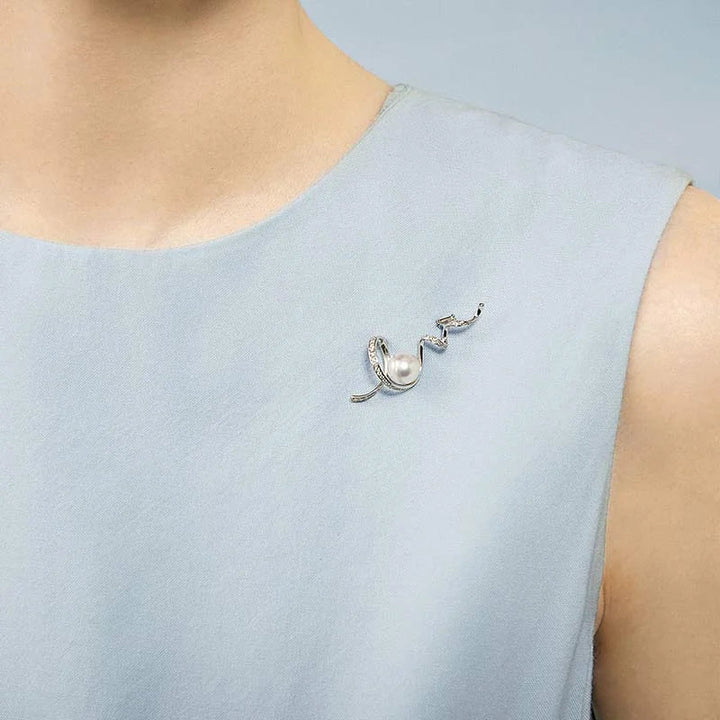 WAVES COLLECTION Akoya Pearl 18K White Gold Diamond Brooch WAVES COLLECTION Akoya Pearl 18K White Gold Diamond Brooch THE WAVES COLLECTION