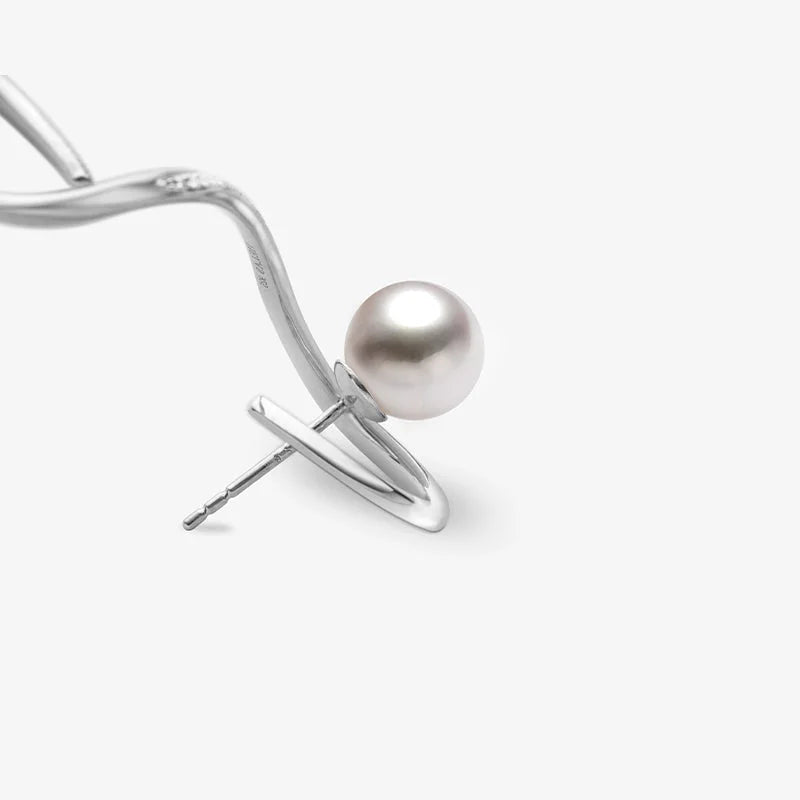 WAVES COLLECTION Akoya Pearl 18K White Gold Diamond Earhooks WAVES COLLECTION Akoya Pearl 18K White Gold Diamond Earhooks THE WAVES COLLECTION