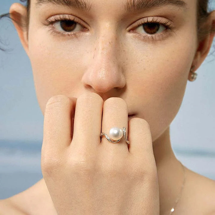 WAVES COLLECTION Akoya Pearl 18K White Gold Elegant Diamonds Ring WAVES COLLECTION Akoya Pearl 18K White Gold Elegant Diamonds Ring THE WAVES COLLECTION