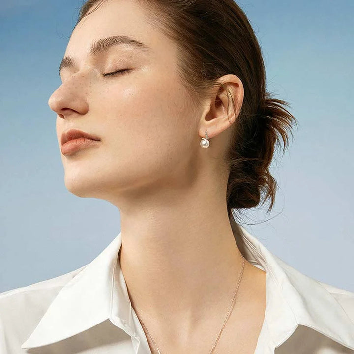 WAVES COLLECTION Akoya Pearl 18K White Gold Elegant Wave Stud Diamonds Earrings WAVES COLLECTION Akoya Pearl 18K White Gold Elegant Wave Stud Diamonds Earrings THE WAVES COLLECTION