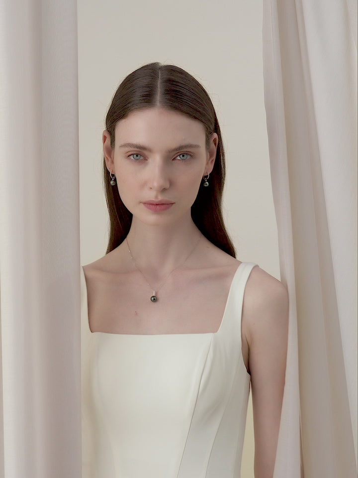 Tahitian Pearl 18K White Gold Four Diamonds Necklace