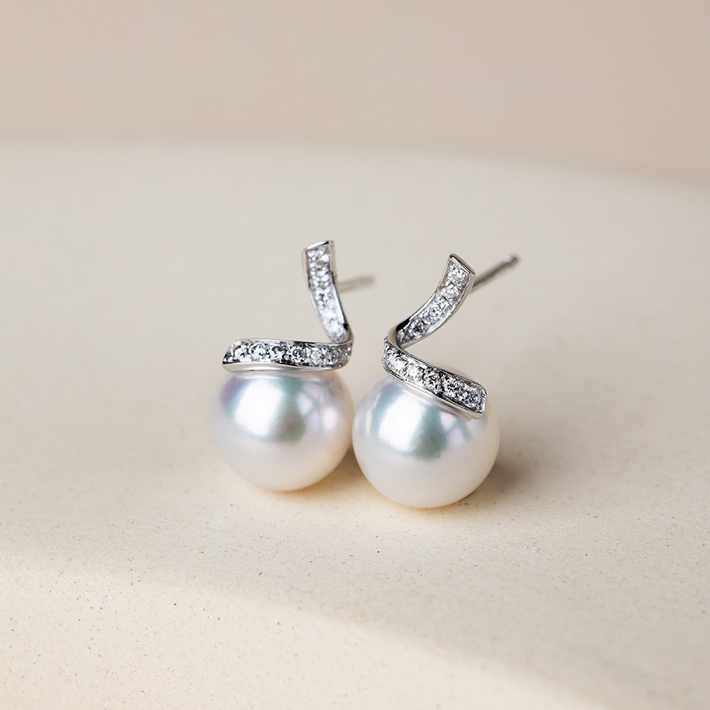 Embrace the Elegance: Some Clever South Sea Pearl Designs