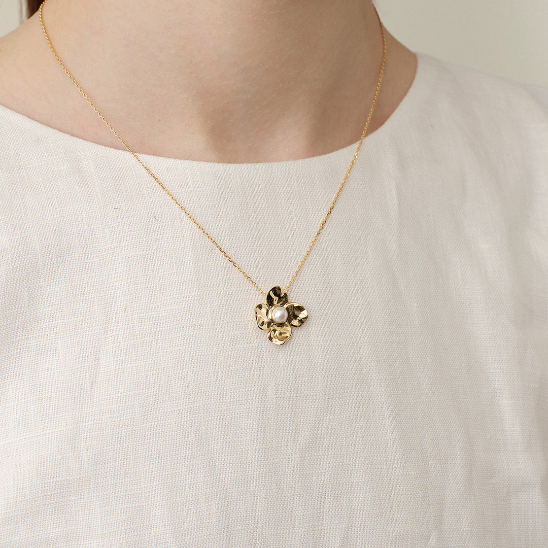 Freshwater Pearl 9K Gold Wild Bloom Pendant Necklace