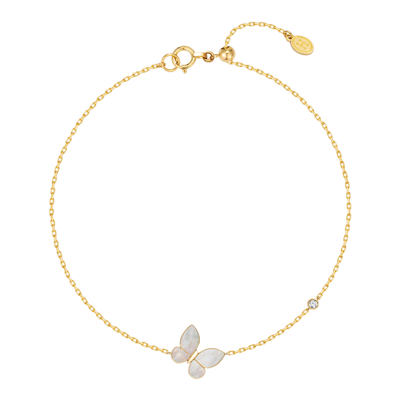 Mother-of-pearl gold vermeil butterfly bracelet in 925 sterling silver, product flat lay on transparent background