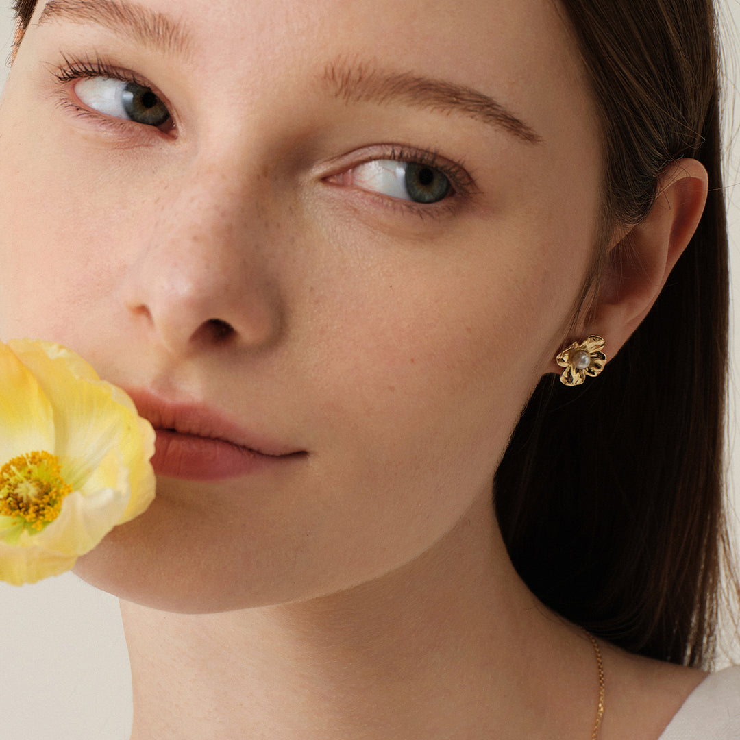 Freshwater Pearl 9K Gold Wild Bloom Stud Earrings