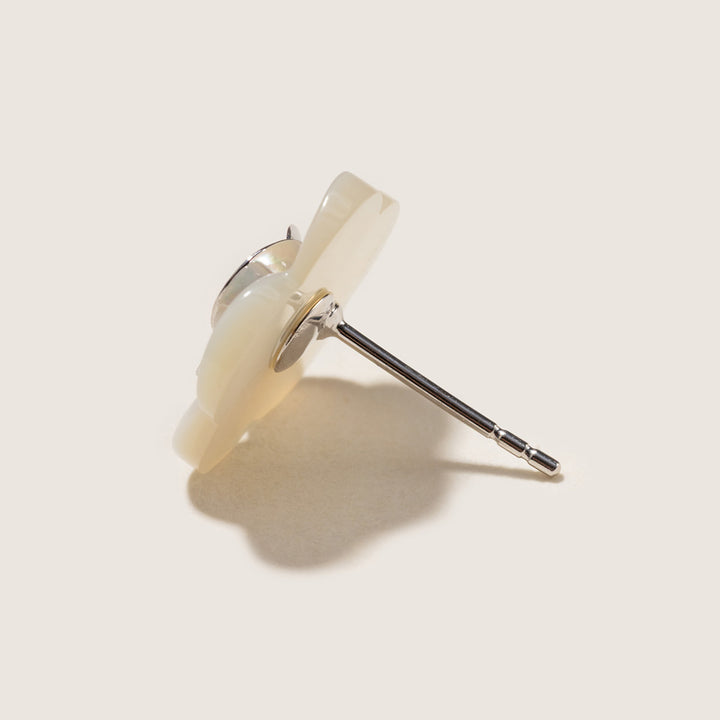 Mother-of-pearl 9K White Gold Lab-Grown Diamond Gardenia Stud Earrings