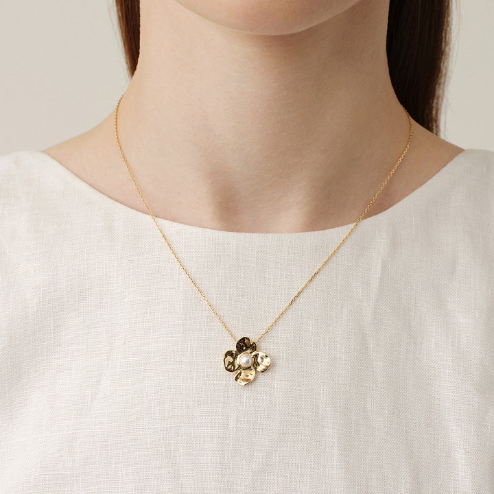 Freshwater Pearl 9K Gold Wild Bloom Pendant Necklace