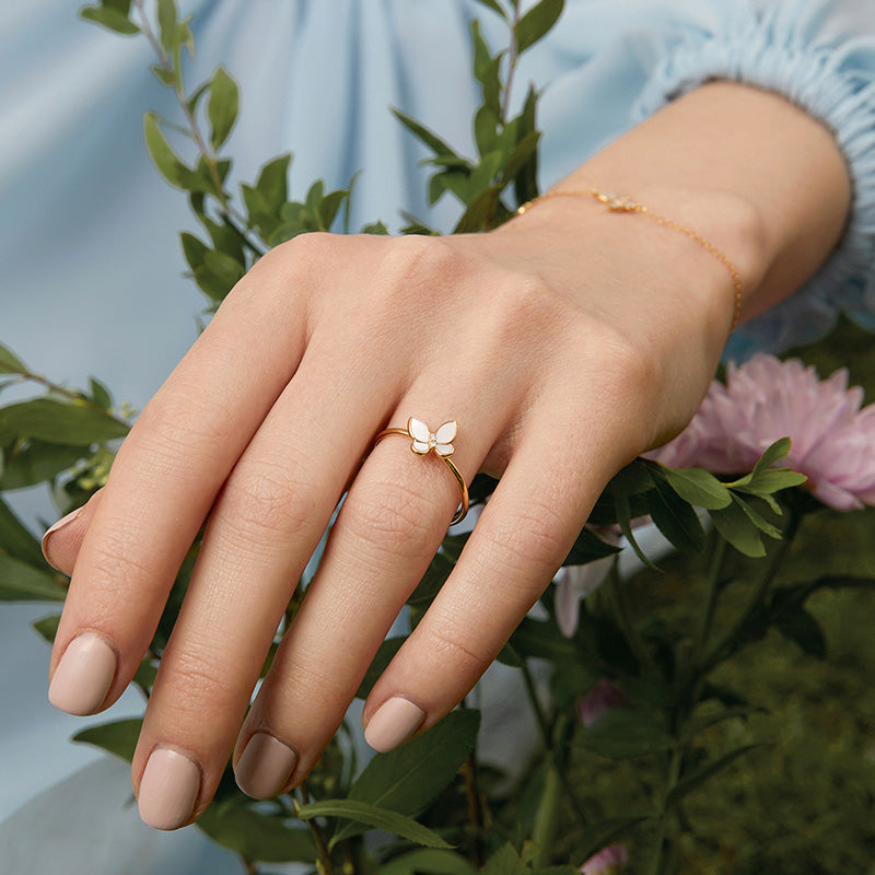 Mother-of-pearl 18K Gold Diamond Whole Butterfly Ring