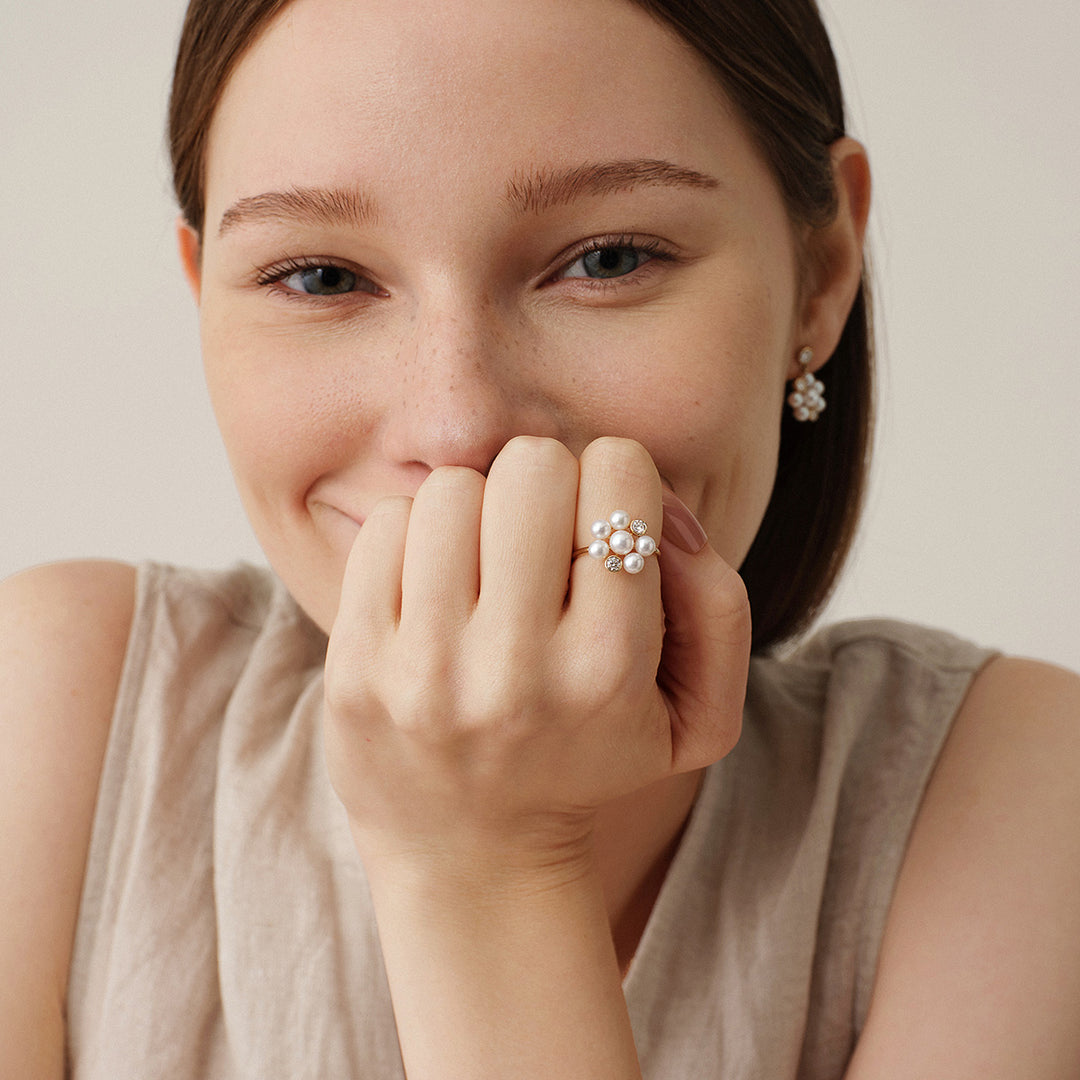 Freshwater Pearl 9K Gold Lab-Grown Diamond Dandelion Ring