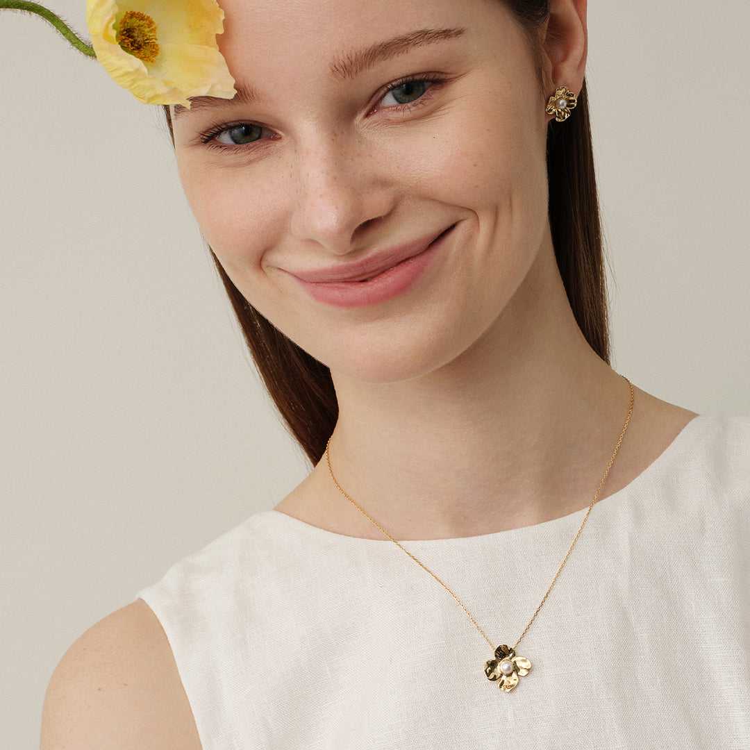 Freshwater Pearl 9K Gold Wild Bloom Pendant Necklace