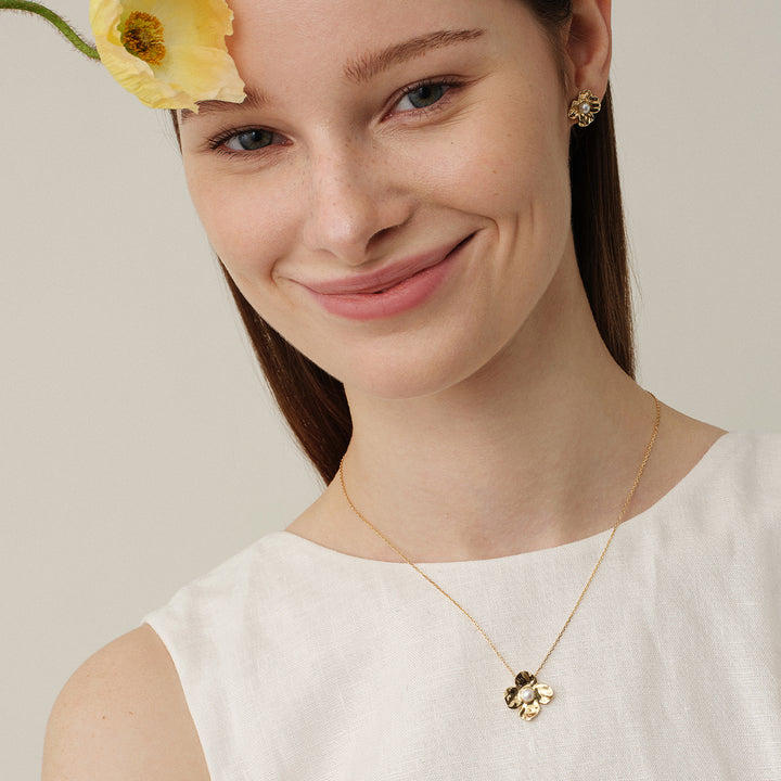 Freshwater Pearl 9K Gold Wild Bloom Pendant Necklace