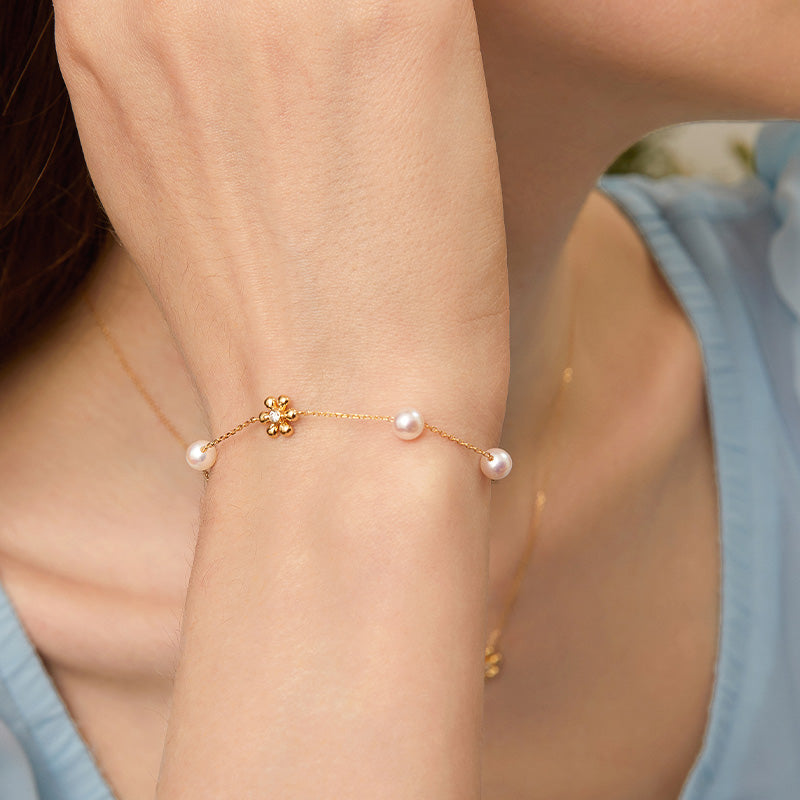 Akoya Pearl 18K Gold Diamond Flower Core Dainty Bracelet