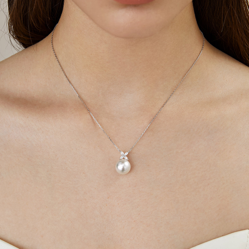 South Sea Pearl 18K White Gold Diamonds Four Leaf Flower Necklace