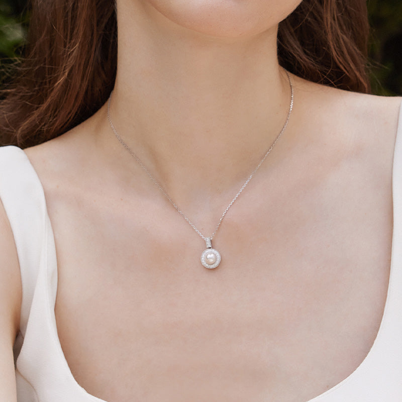 Akoya Pearl Necklace 18K White Gold Diamond Pendulum Pendant