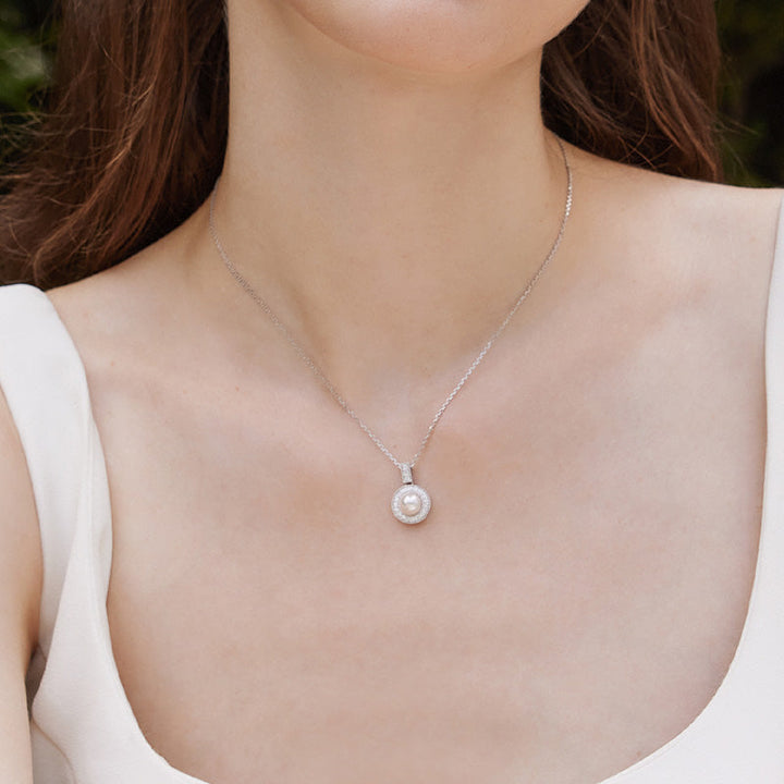 Akoya Pearl Necklace 18K White Gold Diamond Pendulum Pendant