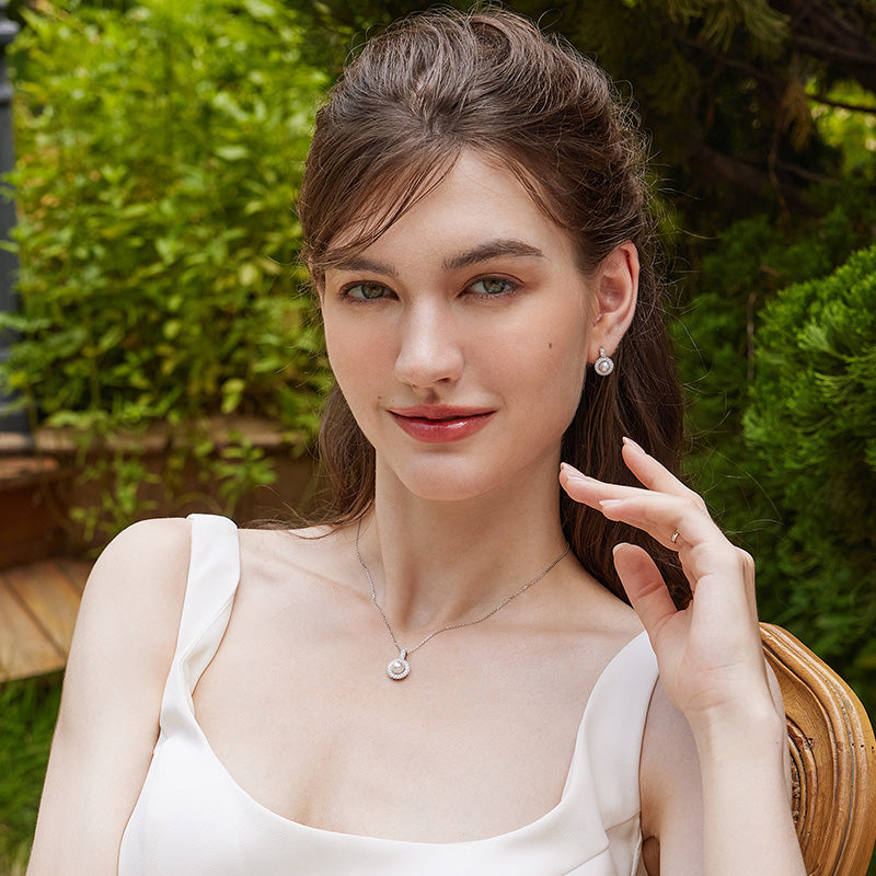 Akoya Pearl Necklace 18K White Gold Diamond Pendulum Pendant