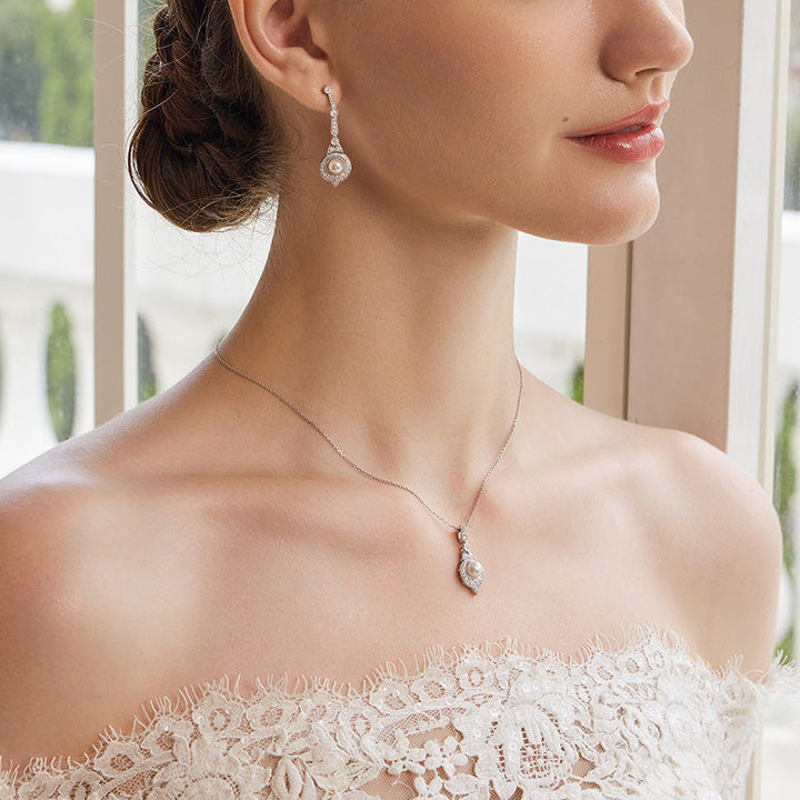 Akoya Pearl necklace 18K White Gold Diamond Midnight in Paris