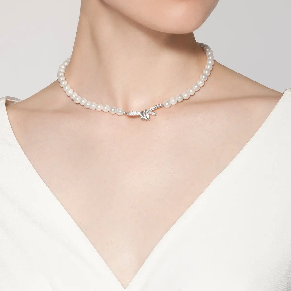 Akoya Pearl 18K White Gold Bowknot Diamond Necklace