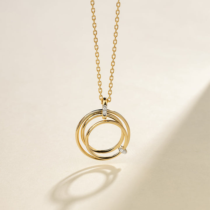 18K Gold Diamond Three-ring Intersecting Necklace