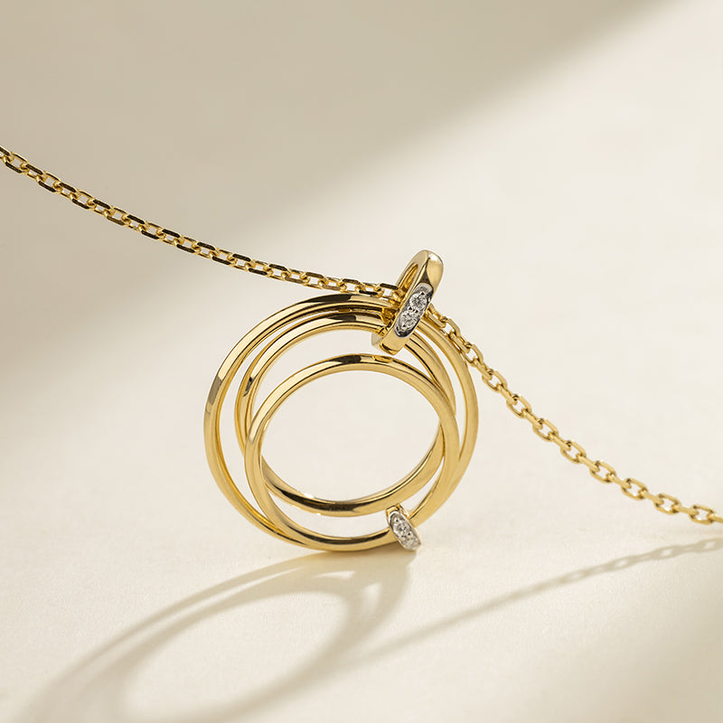18K Gold Diamond Three-ring Intersecting Necklace