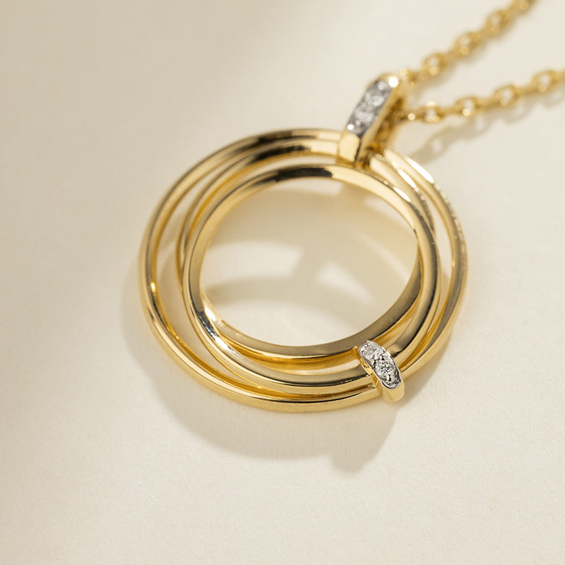 18K Gold Diamond Three-ring Intersecting Necklace