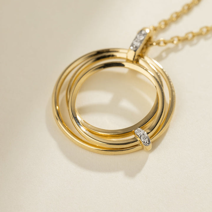 18K Gold Diamond Three-ring Intersecting Necklace