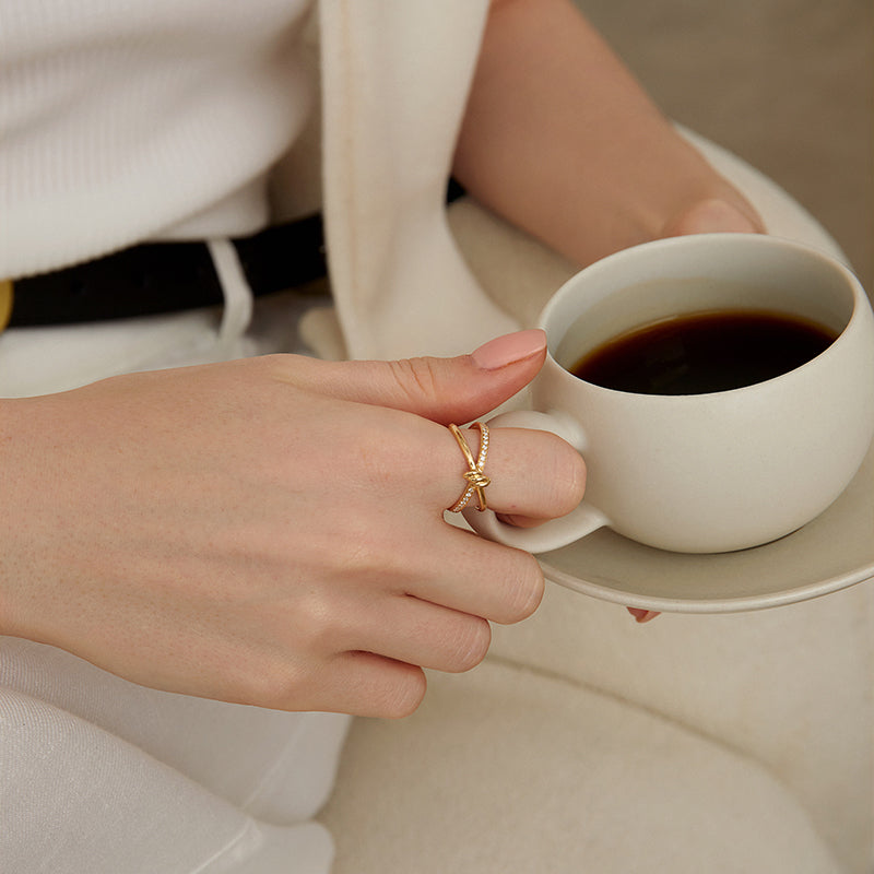 18K Gold Diamond Double - loop Twisted Ring - HELAS Jewelry