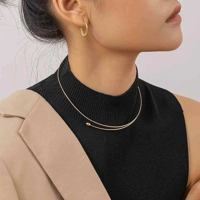FINE LINE COLLECTION 18K Gold Linear Rigid Design Necklace FINE LINE COLLECTION 18K Gold Linear Rigid Design Necklace FINE LINE COLLECTION