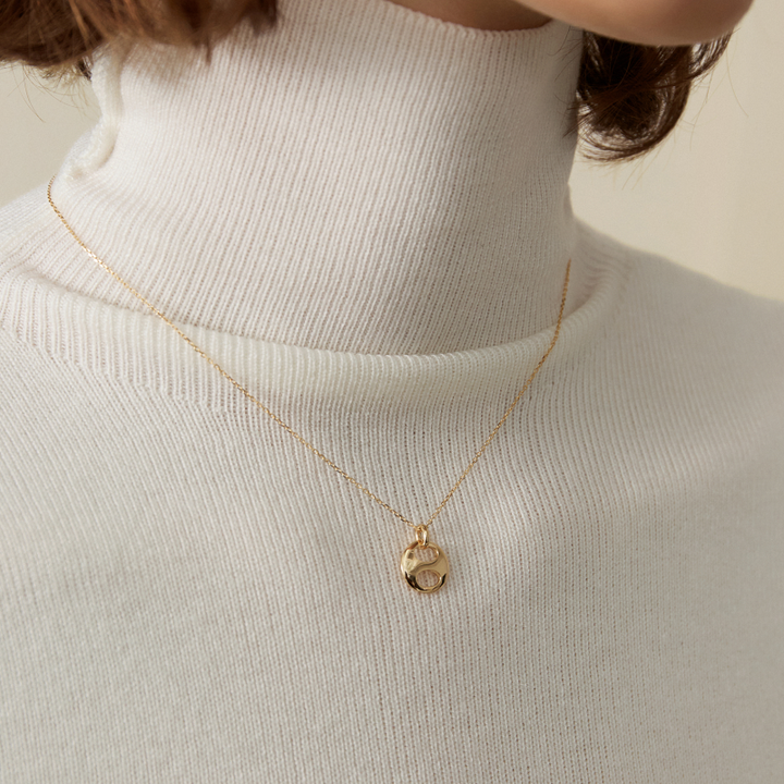 18K Gold Imprint H Polished Gold Necklace