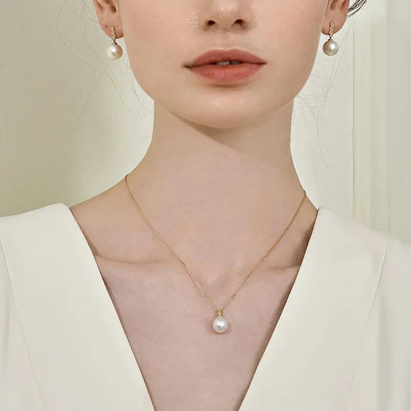 Akoya Pearl Necklace 18K Yellow Gold Knot Pendant