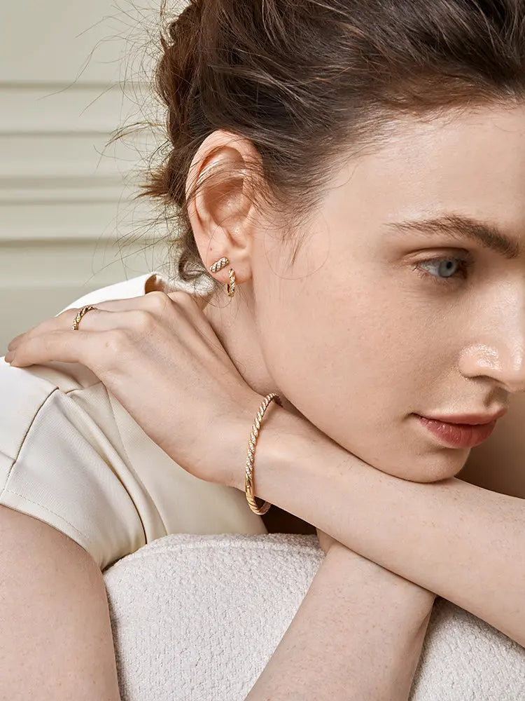 18K Gold Diamond Fashion Bangle