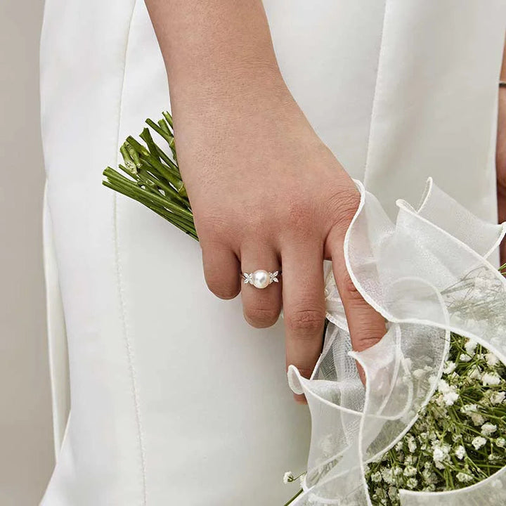 LOVE GROWS COLLECTION Akoya Pearl 18K White Gold White Flower Diamonds Ring LOVE GROWS COLLECTION Akoya Pearl 18K White Gold White Flower Diamonds Ring LOVE GROWS COLLECTION