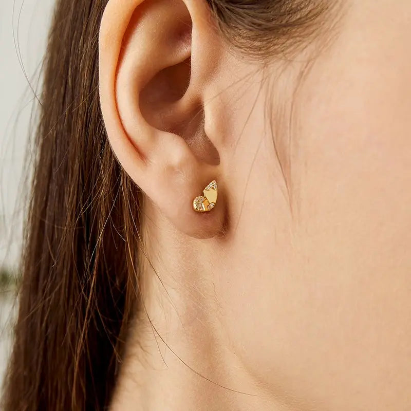 18K Gold Butterfly Diamonds Ear Studs