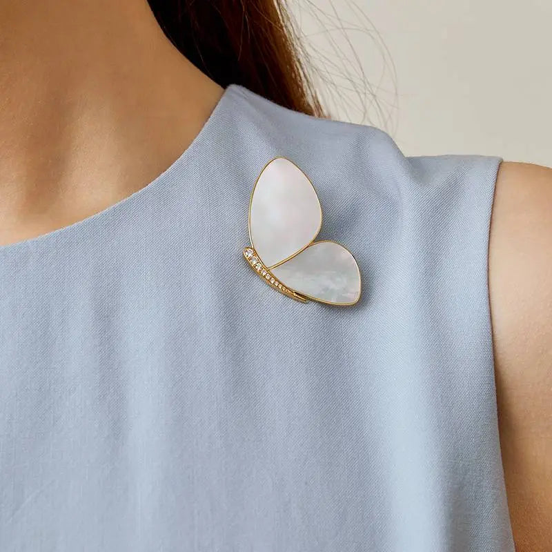 Mother Of Pearl 18K Gold Diamonds Brooch