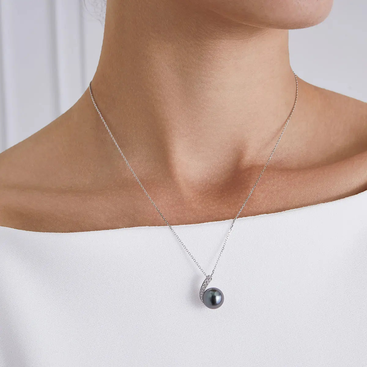 MYSTERY COLLECTION Tahitian Pearl 18K Gold Moon Pendant Necklace - HELAS Jewelry