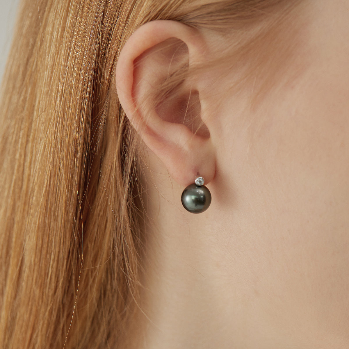 Tahitian Pearl 18K Gold Basic Diamond Earrings