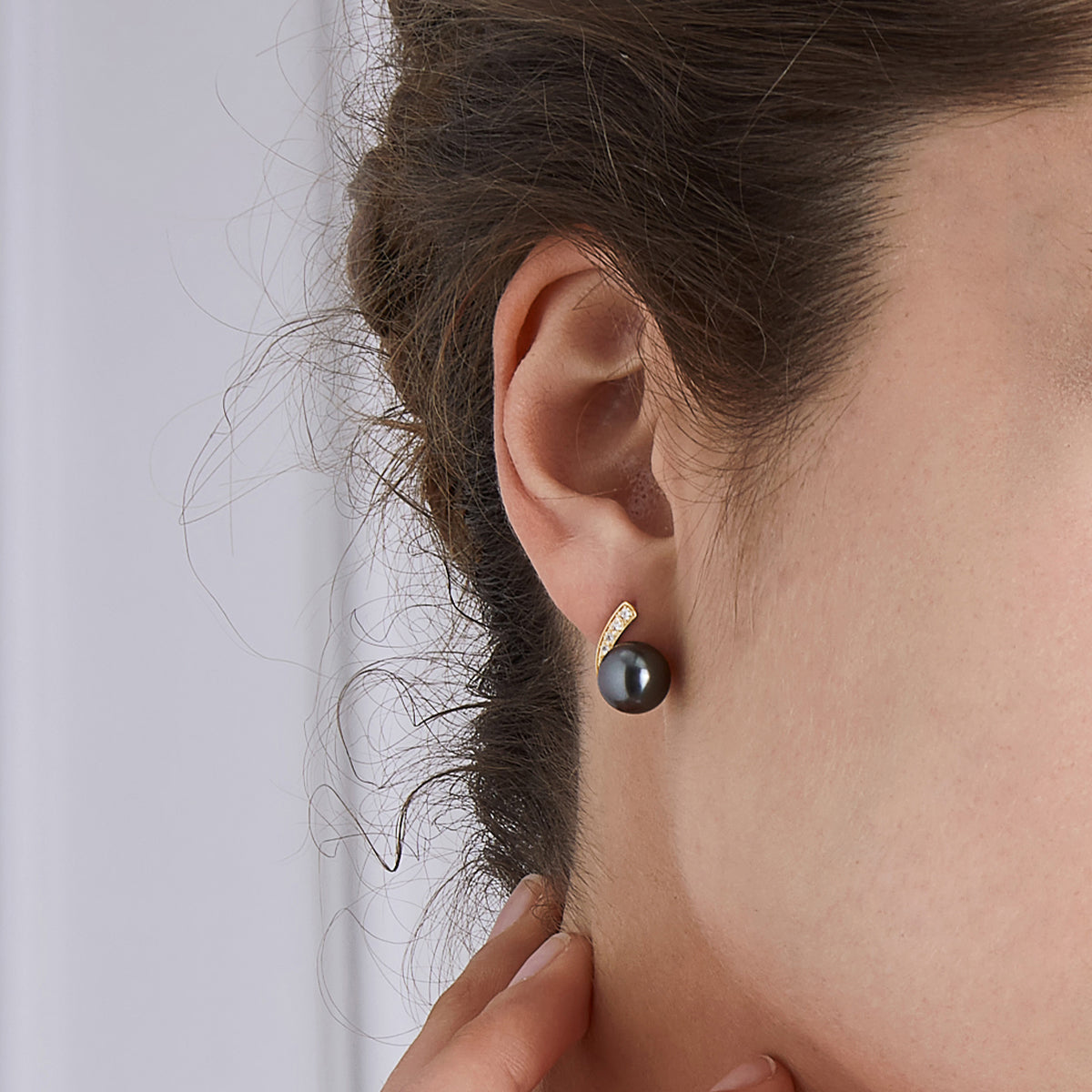 Tahitian Pearl Earrings 18K Gold Diamond Stud Earrings