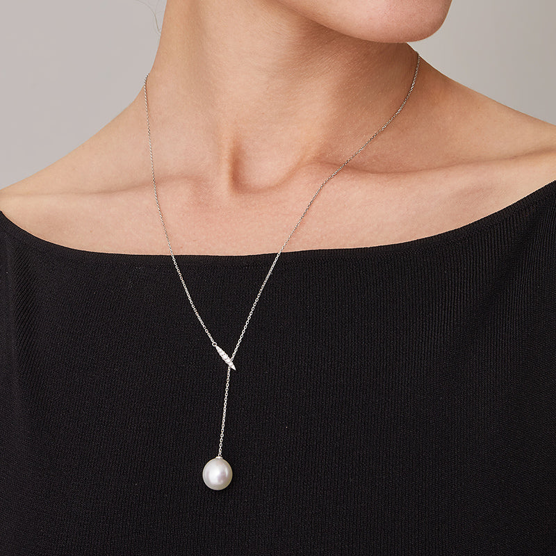 Teardrop-shaped South Sea Pearl 18K Gold Diamonds Haute Jewelry Leaf Necklace