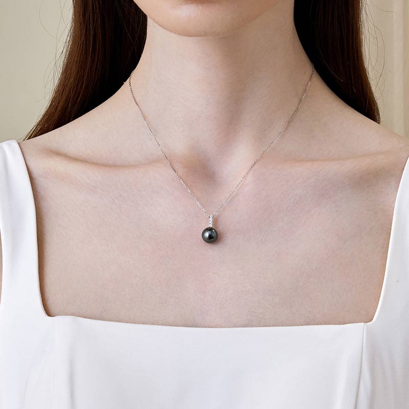 Tahitian Pearl 18K White Gold Four Diamonds Necklace