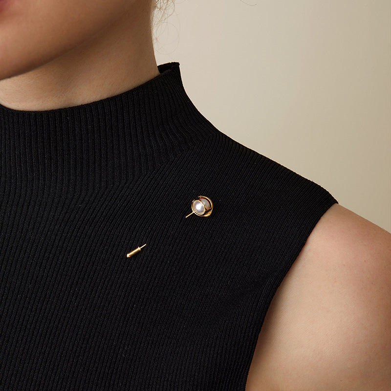 Akoya Saltwater Pearl 18K Gold Diamond Pearl-encased Brooch