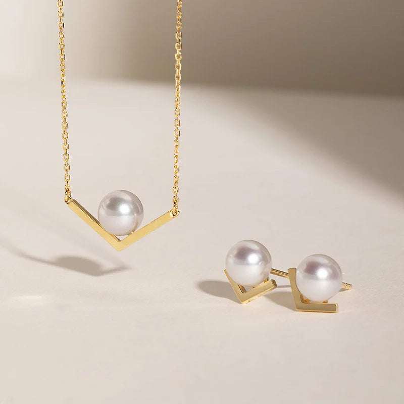 REFLECT COLLECTION Akoya Saltwater Pearl 18K Yellow Gold Diamond V-shape Earrings REFLECT COLLECTION Akoya Saltwater Pearl 18K Yellow Gold Diamond V-shape Earrings REFLECT COLLECTION