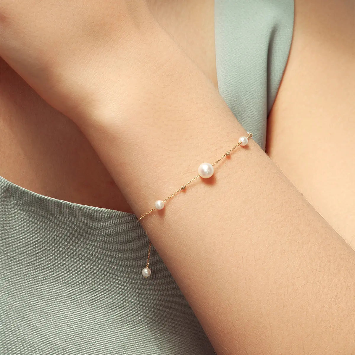 Akoya Pearl 18K Gold Baby's Breath Bracelet
