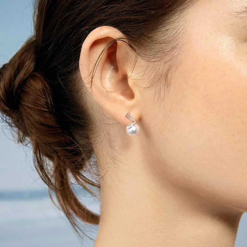 Akoya Pearl 18K White Gold Classic Wave Stud Diamonds Earrings