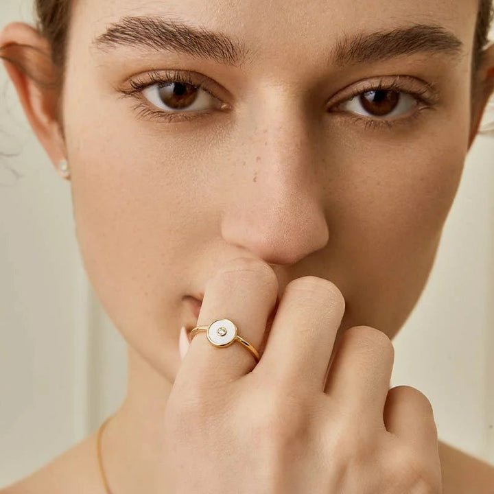 WISHING COIN COLLECTION Mother-of-Pearl 18K Gold Diamond Ring WISHING COIN COLLECTION Mother-of-Pearl 18K Gold Diamond Ring WISHING COIN COLLECTION