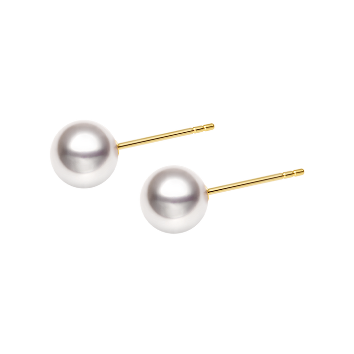 Akoya pearl bulb stud earrings in 18K gold from Basic Collection, close-up of elegant pearl earrings with gold bulb design.